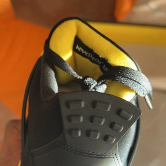 Jordan 4 Retro Thunder main image 4